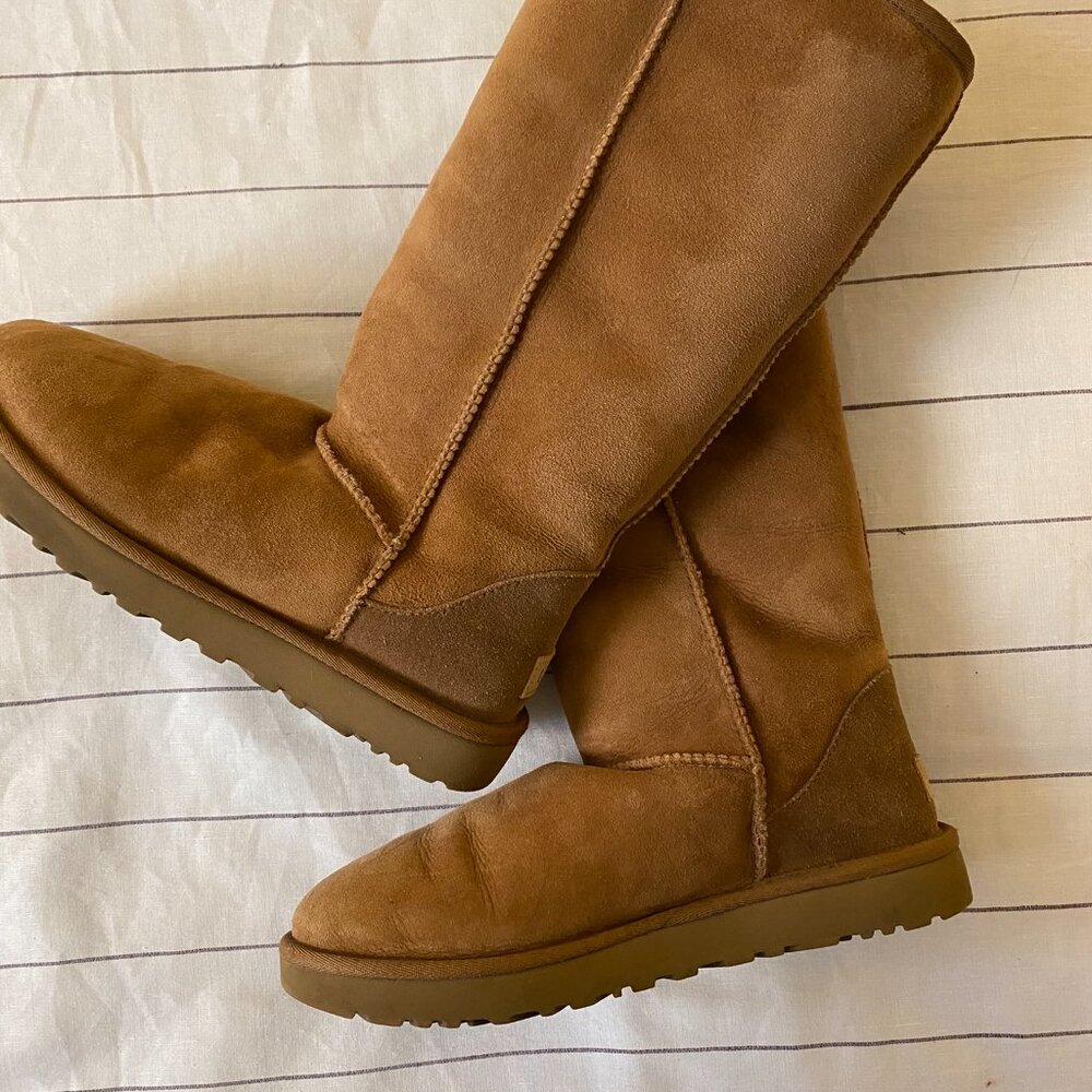 Ugg Women's Classic Tall II Boot - Gently used, in good condition